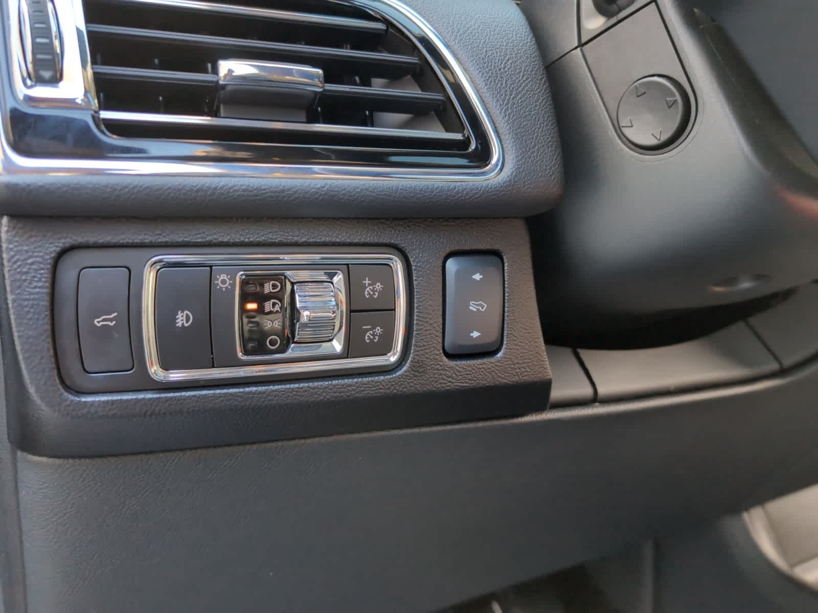 used 2023 Lincoln Navigator L car, priced at $68,998