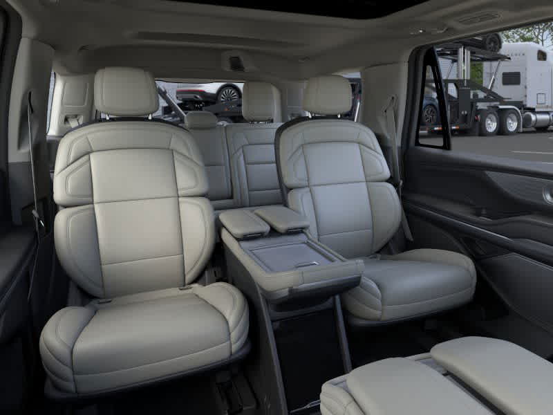 new 2025 Lincoln Navigator car, priced at $106,445