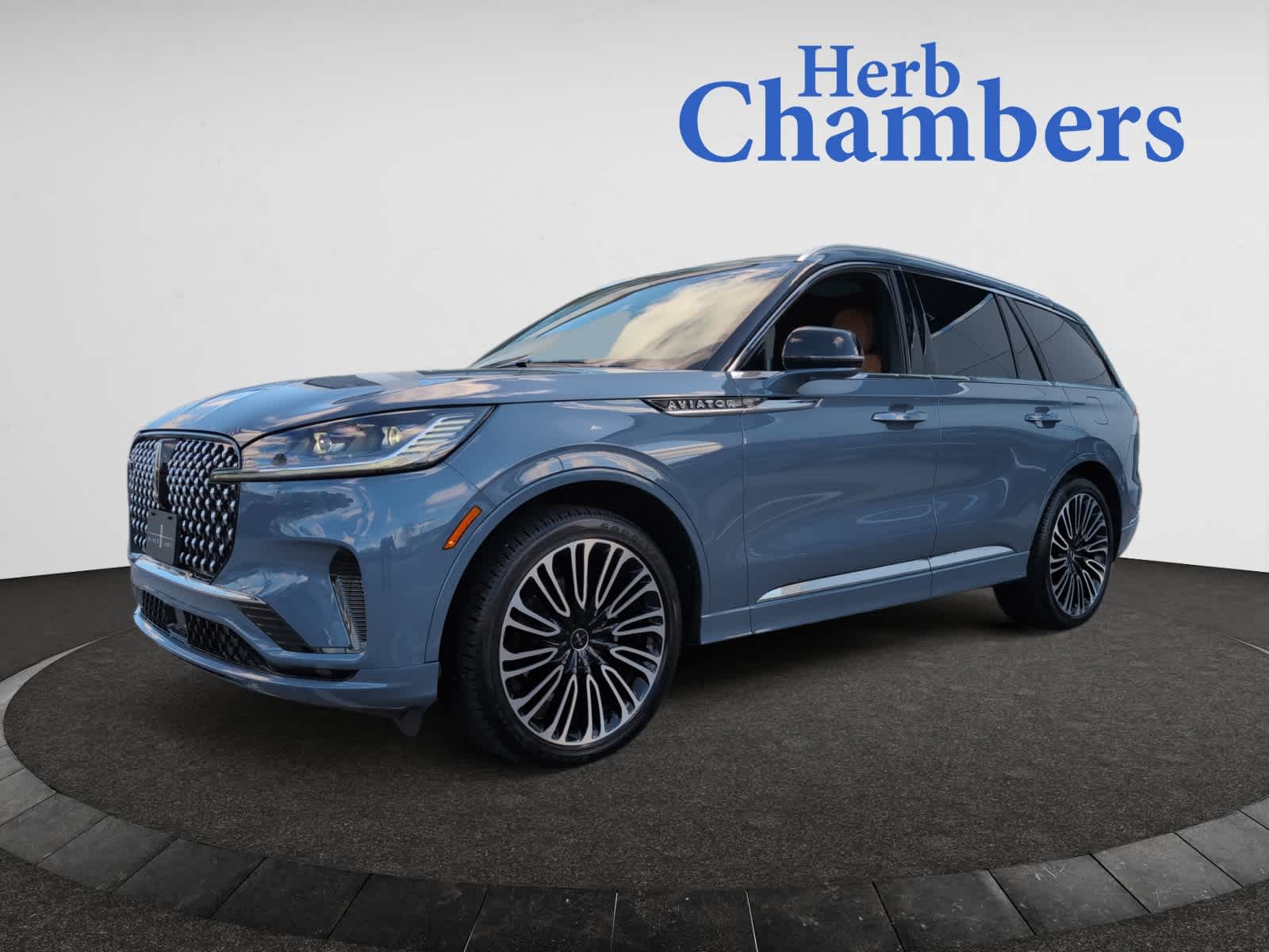 used 2025 Lincoln Aviator car, priced at $82,998