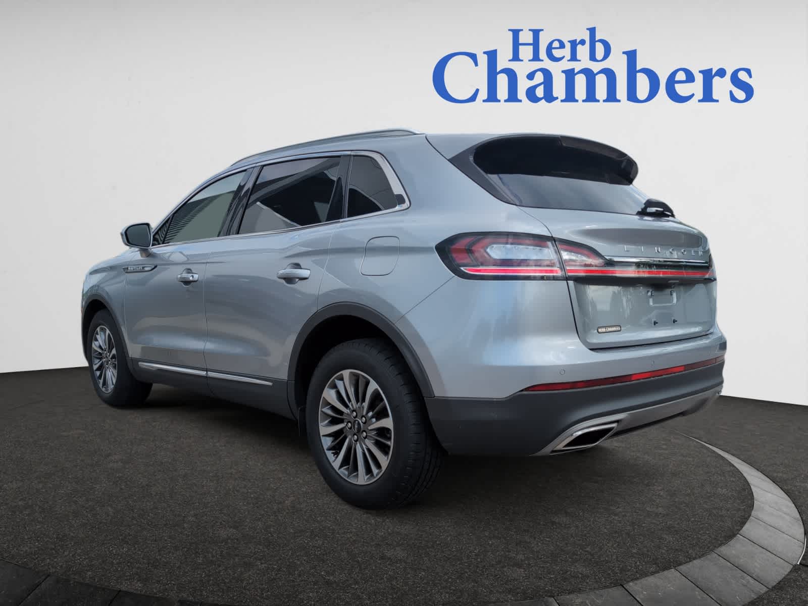 used 2022 Lincoln Nautilus car, priced at $38,998
