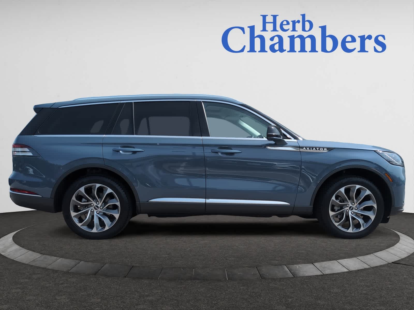 used 2025 Lincoln Aviator car, priced at $72,998