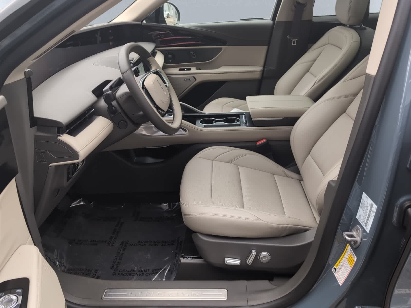used 2025 Lincoln Nautilus car, priced at $61,998