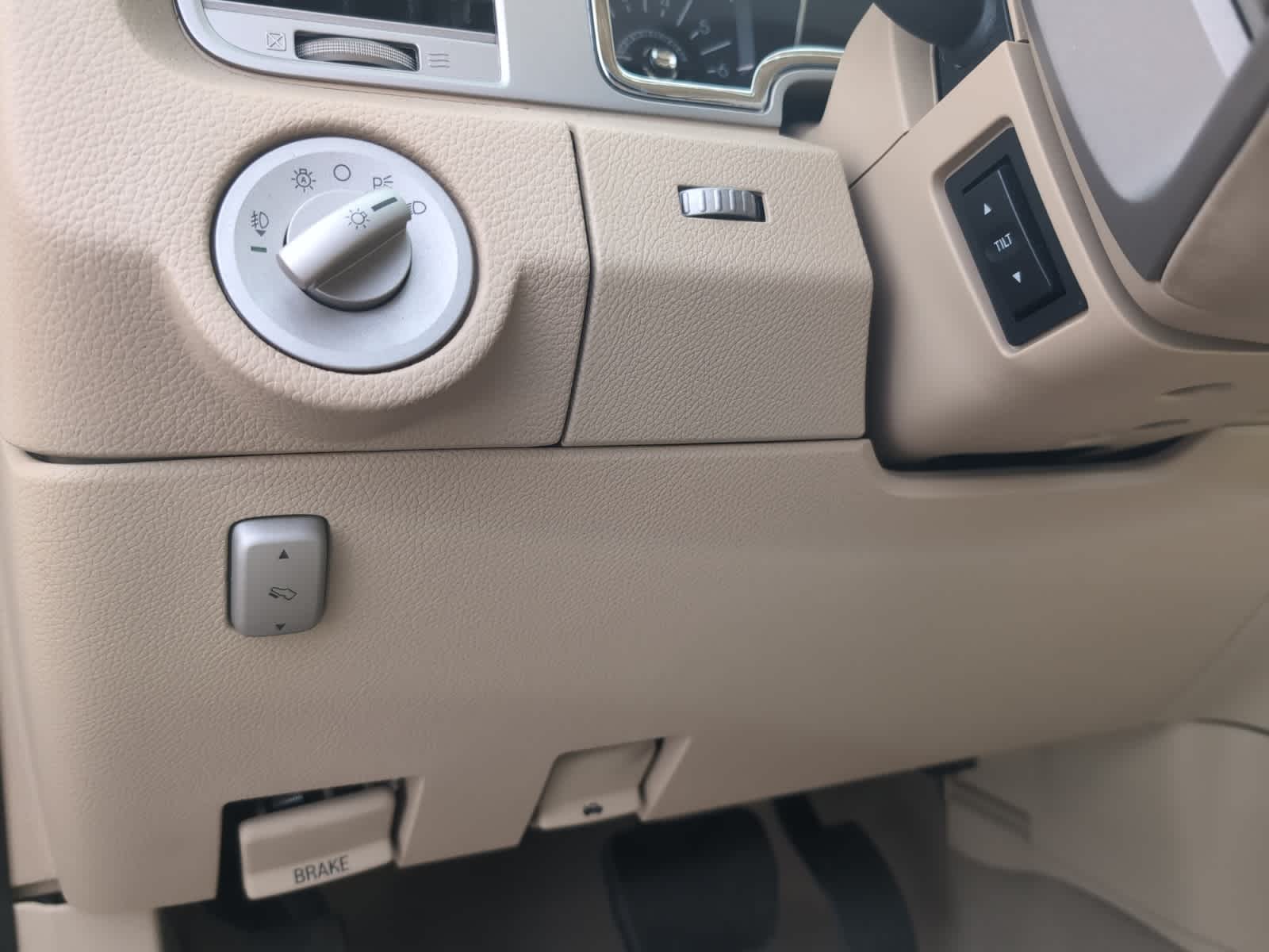 used 2007 Lincoln Navigator L car, priced at $12,998