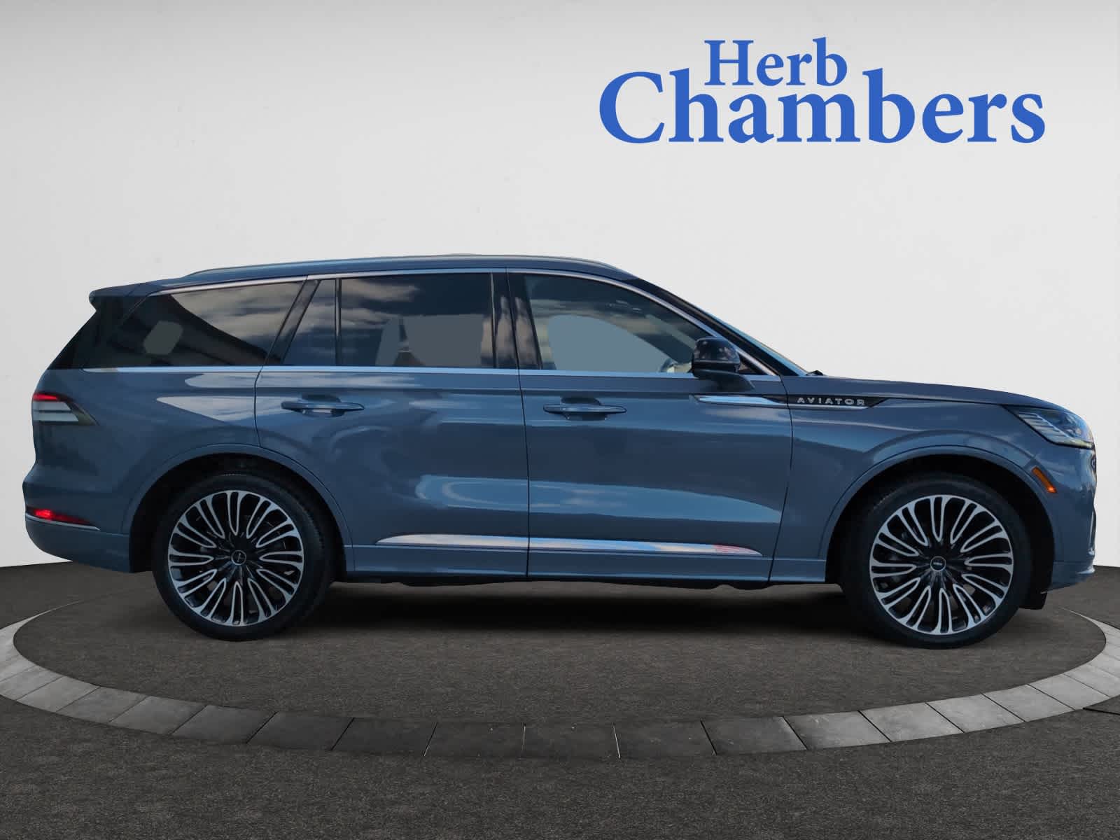 used 2025 Lincoln Aviator car, priced at $82,998