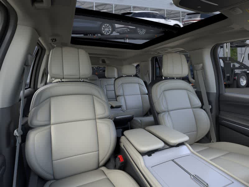 new 2025 Lincoln Navigator car, priced at $109,300