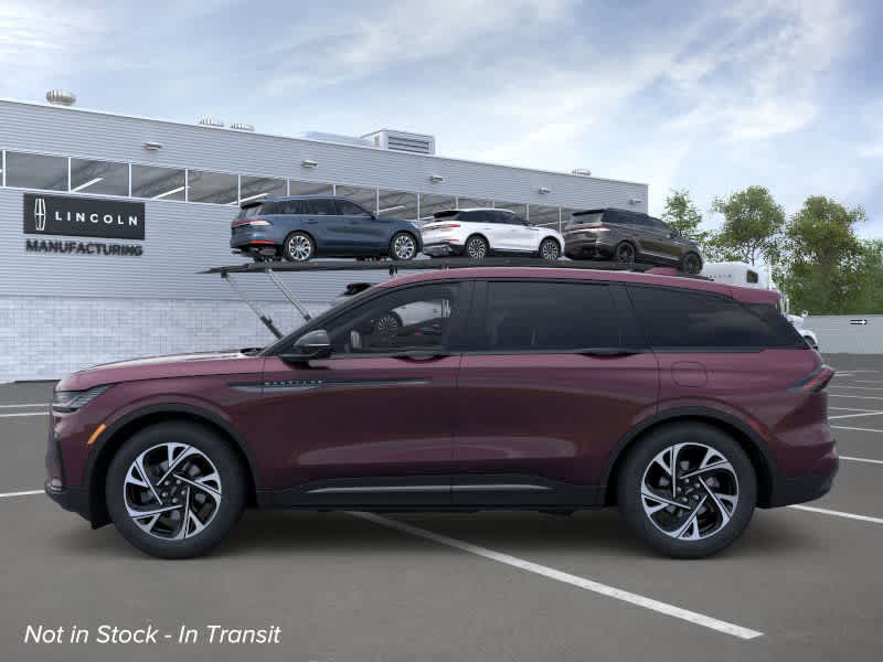 new 2025 Lincoln Nautilus car, priced at $65,215
