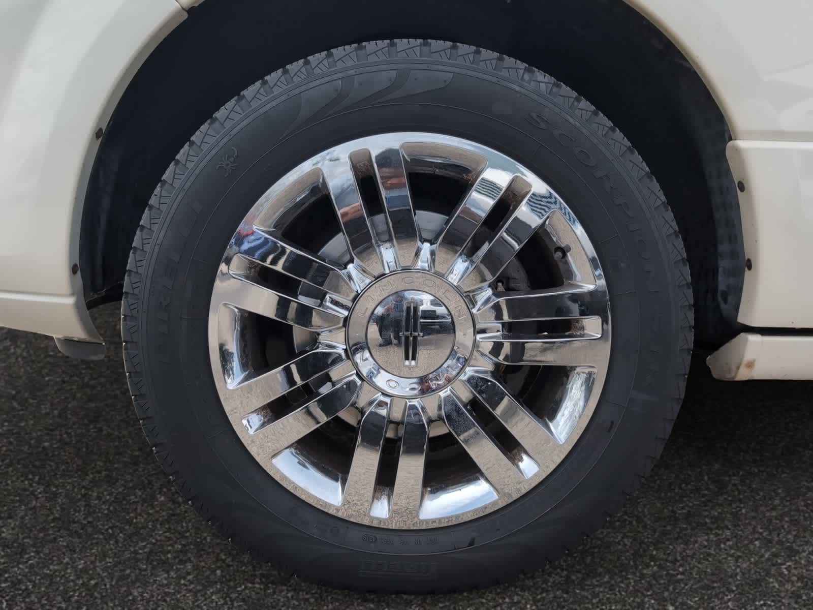 used 2007 Lincoln Navigator L car, priced at $12,998