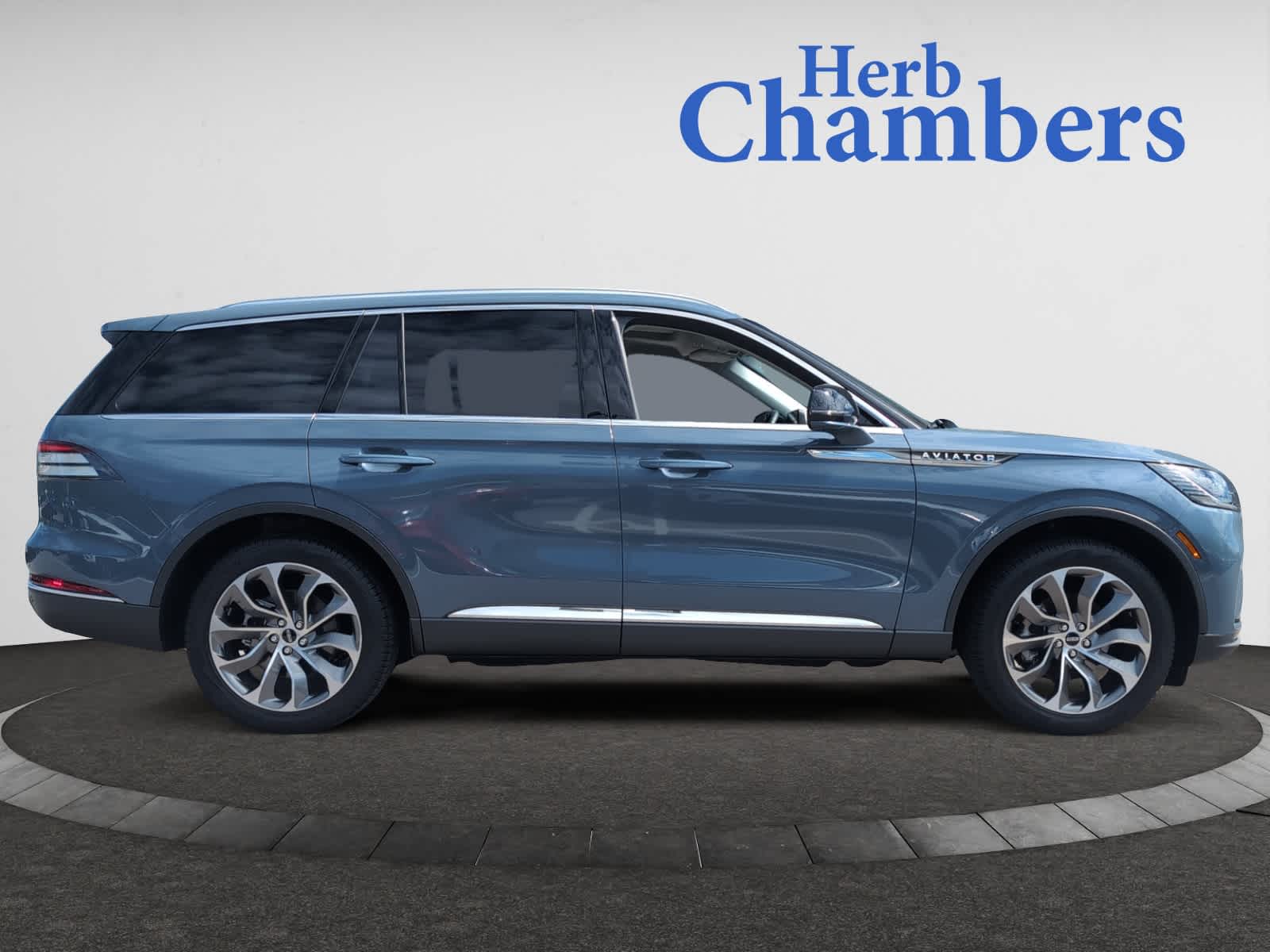 used 2025 Lincoln Aviator car, priced at $72,998