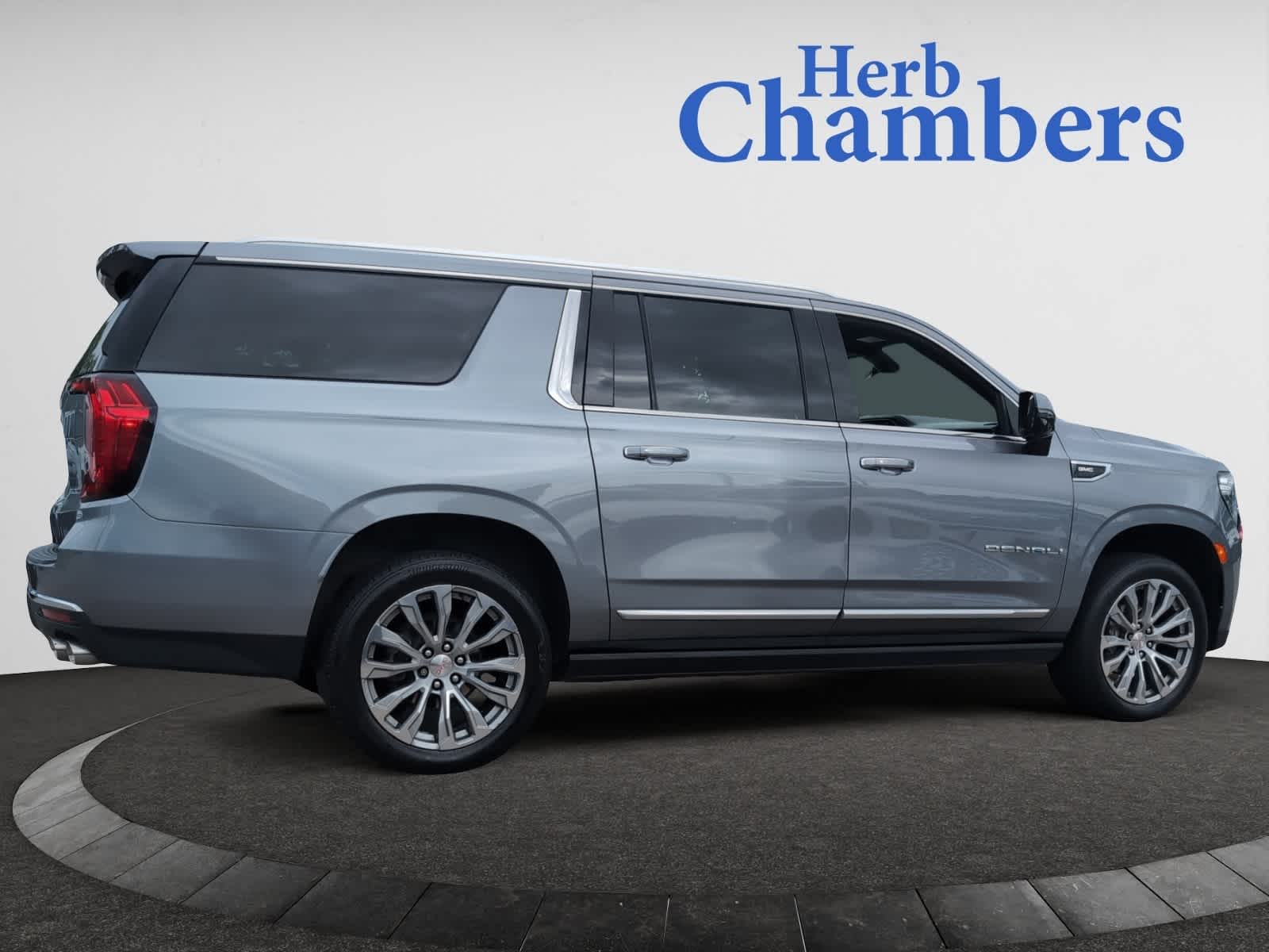 used 2021 GMC Yukon XL car, priced at $49,998