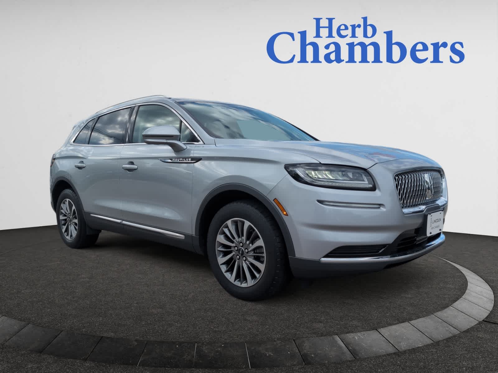 used 2022 Lincoln Nautilus car, priced at $38,998