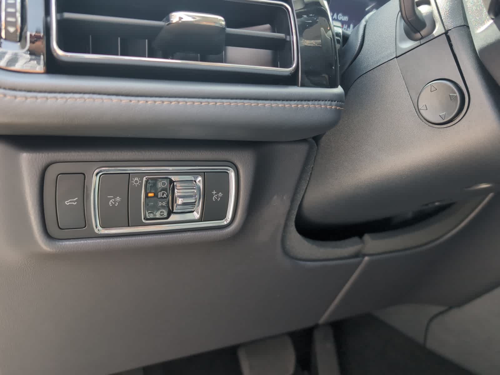 used 2025 Lincoln Aviator car, priced at $72,998