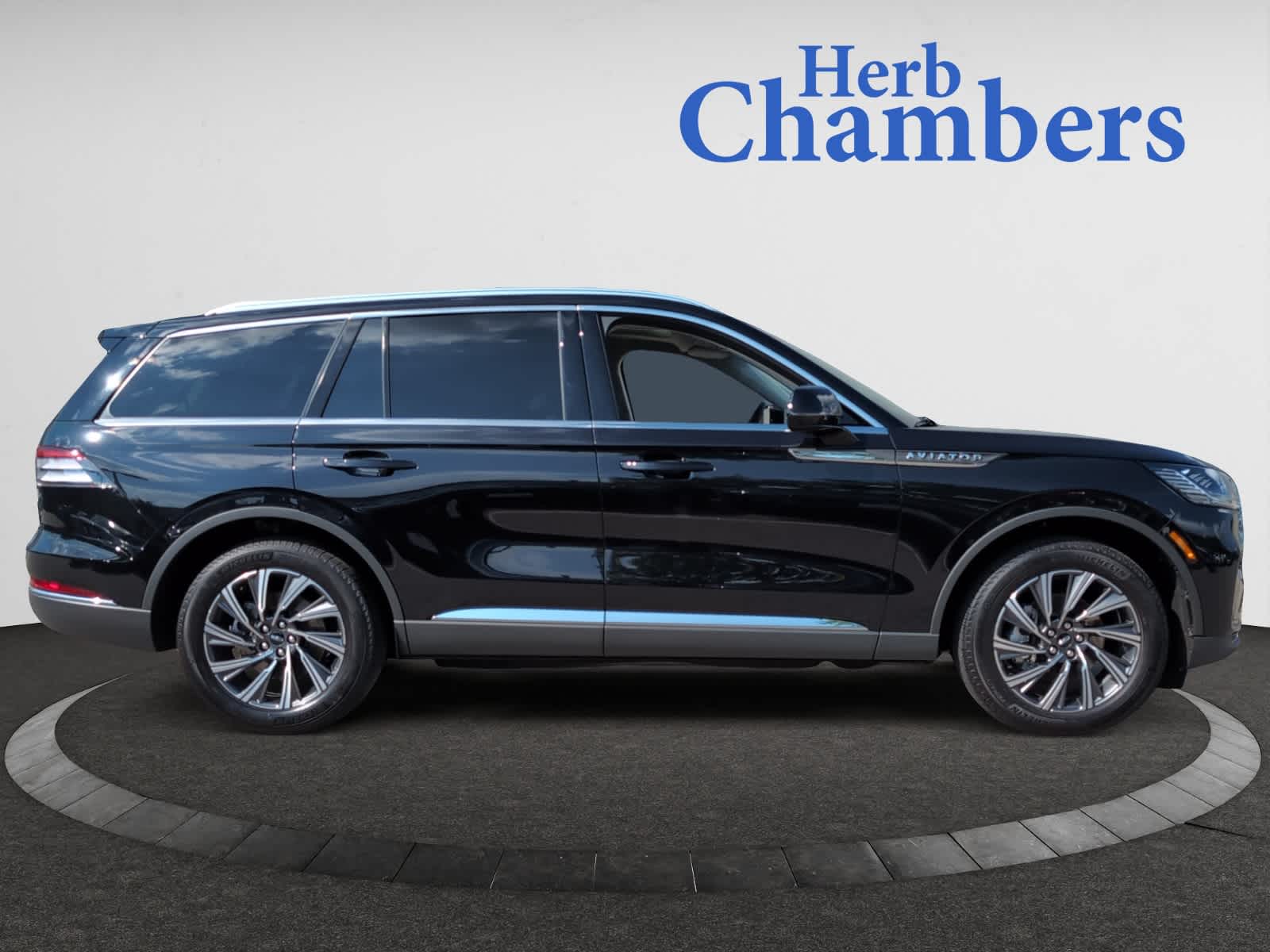 used 2025 Lincoln Aviator car, priced at $65,998