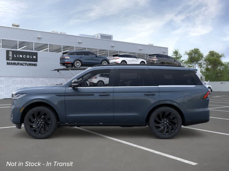 new 2025 Lincoln Navigator car, priced at $106,585