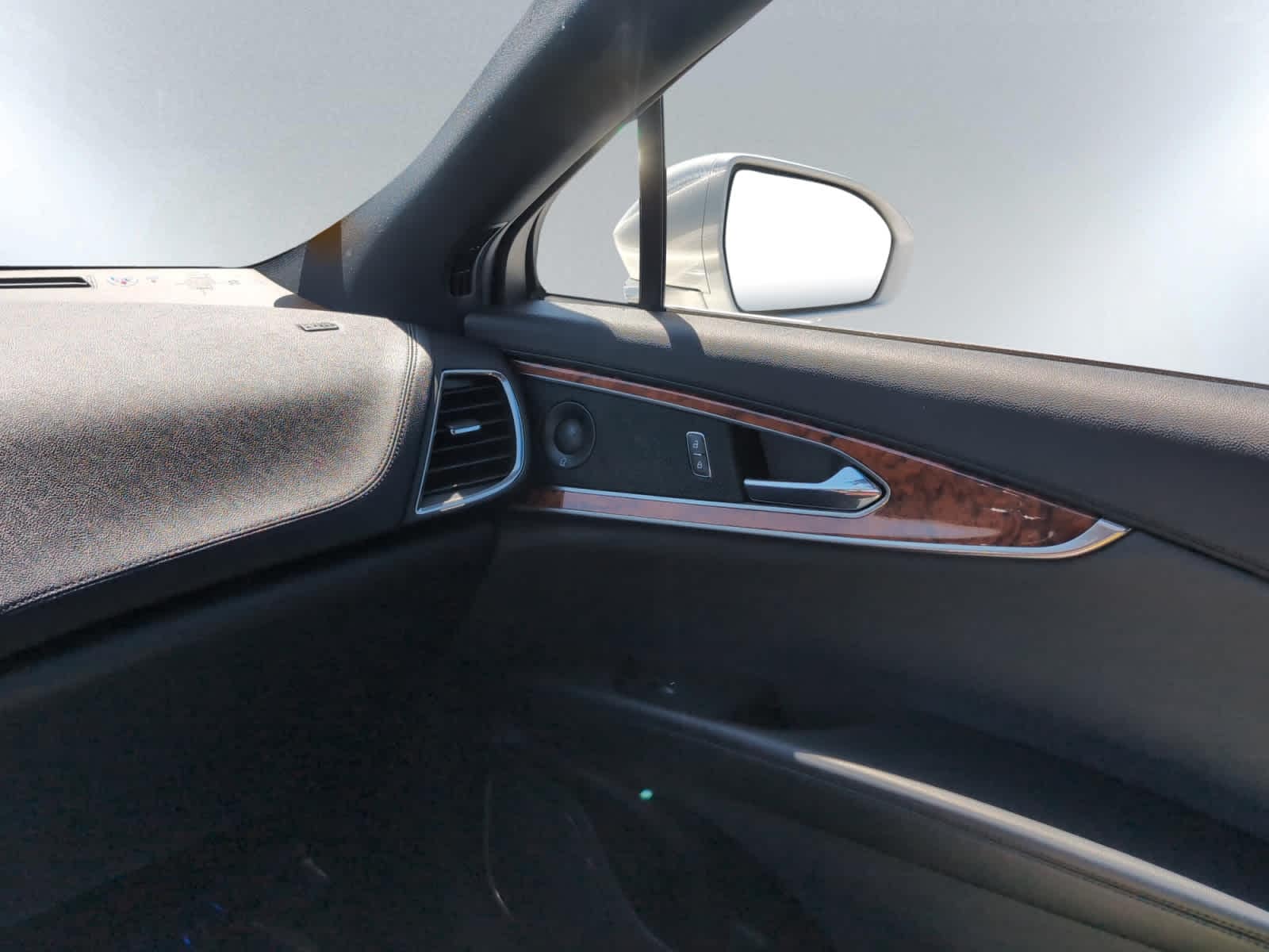 used 2020 Lincoln Nautilus car, priced at $30,998