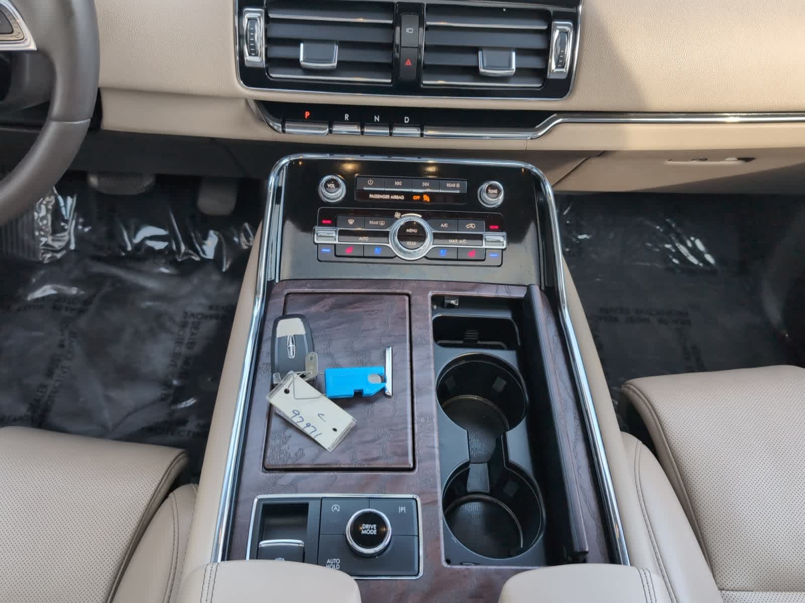 used 2022 Lincoln Navigator car, priced at $63,998