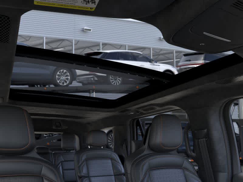 new 2025 Lincoln Navigator car, priced at $119,595