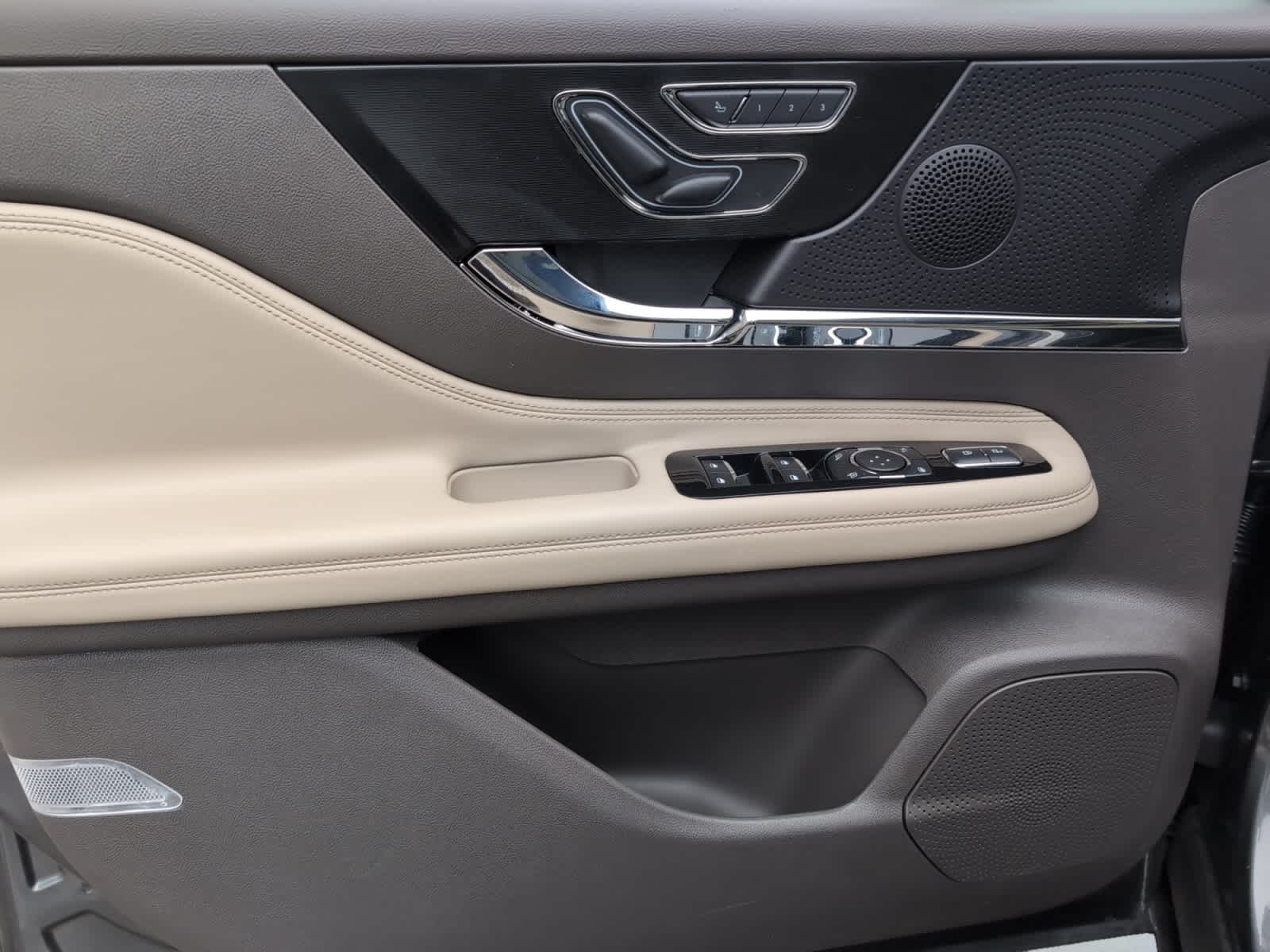 used 2024 Lincoln Corsair car, priced at $42,998