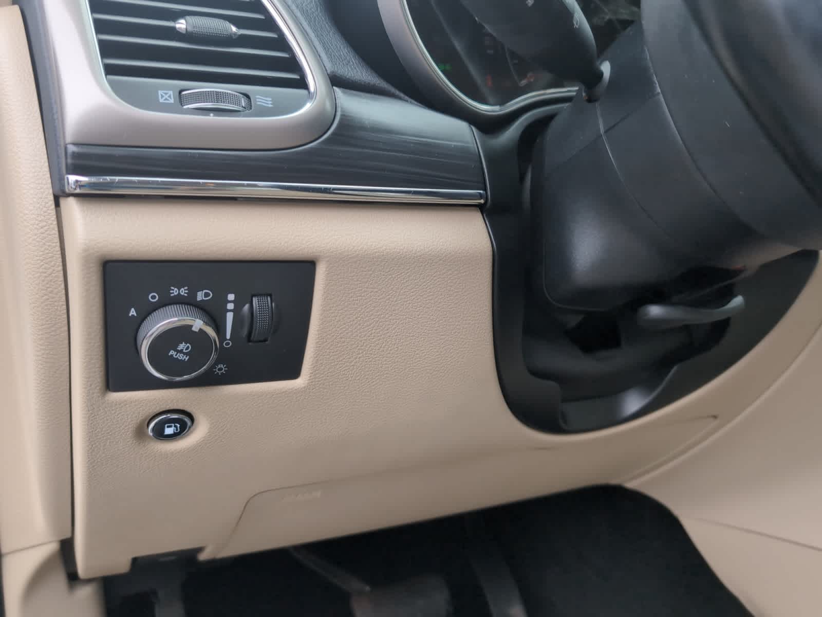 used 2020 Jeep Grand Cherokee car, priced at $24,998