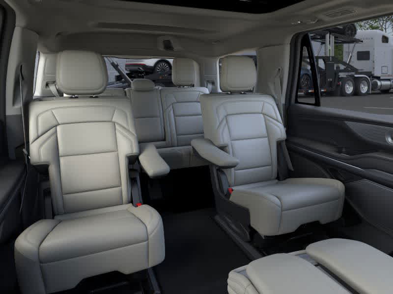 new 2025 Lincoln Navigator car, priced at $102,985
