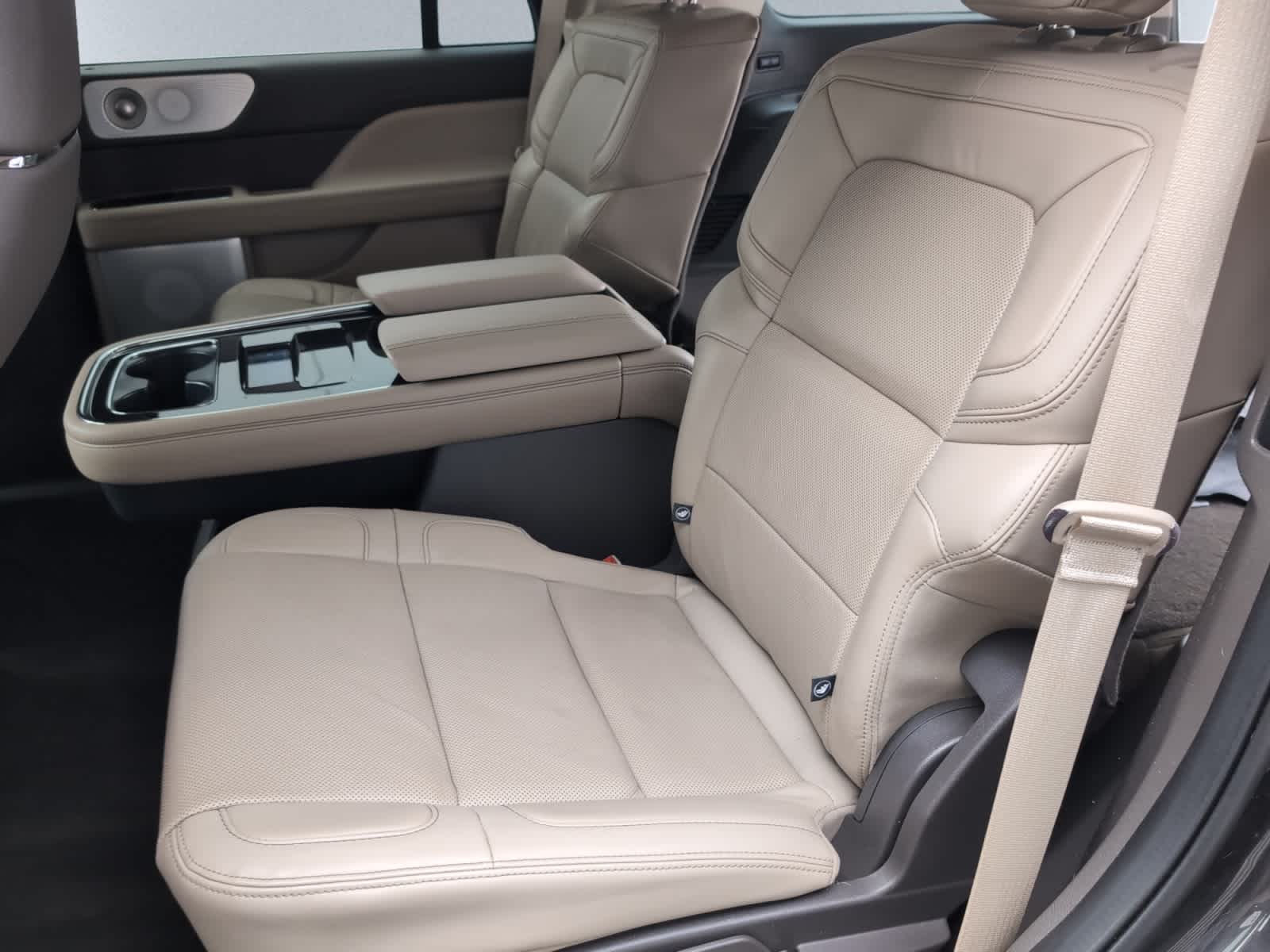 used 2022 Lincoln Navigator car, priced at $59,998