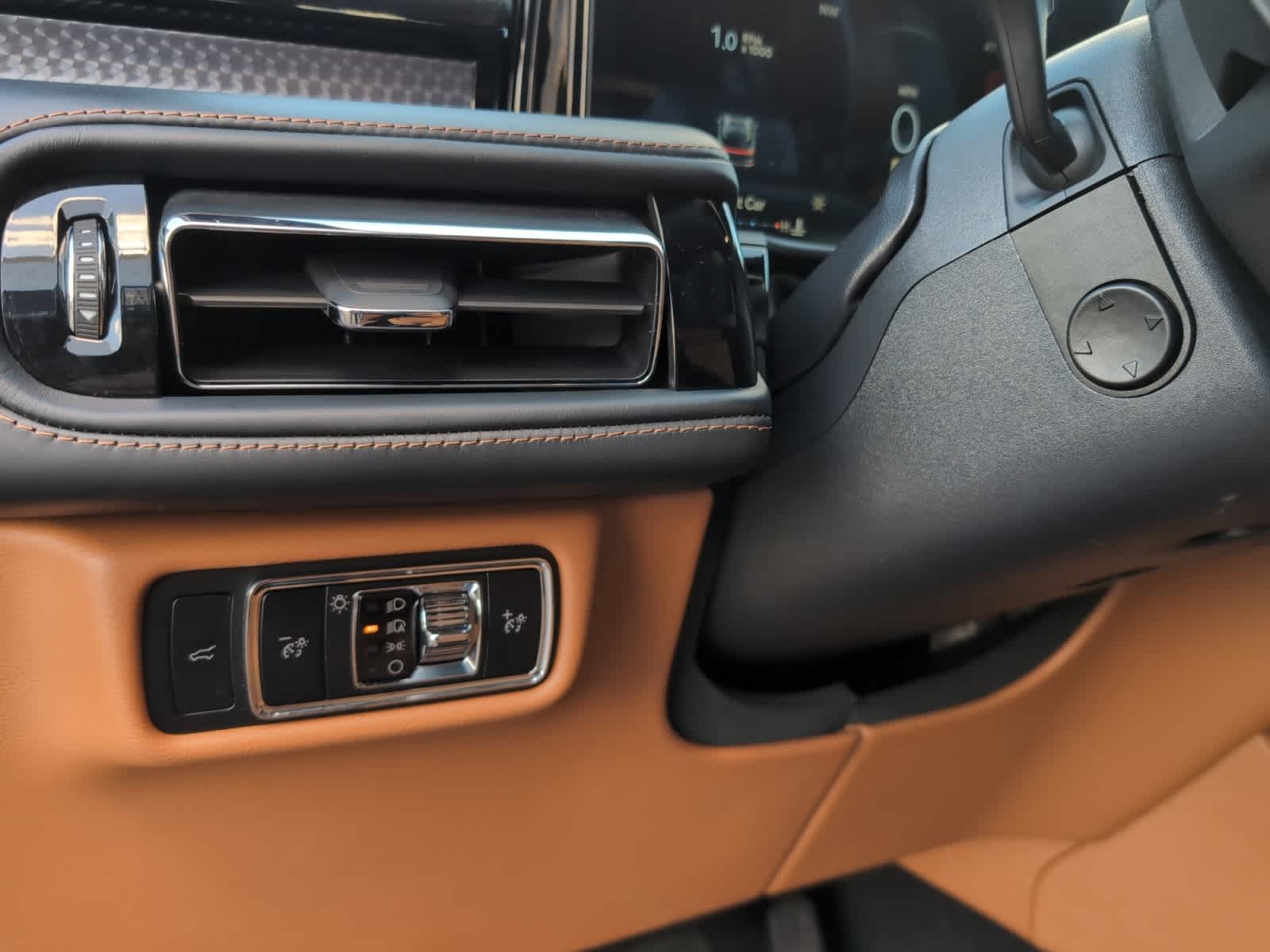 used 2025 Lincoln Aviator car, priced at $82,998