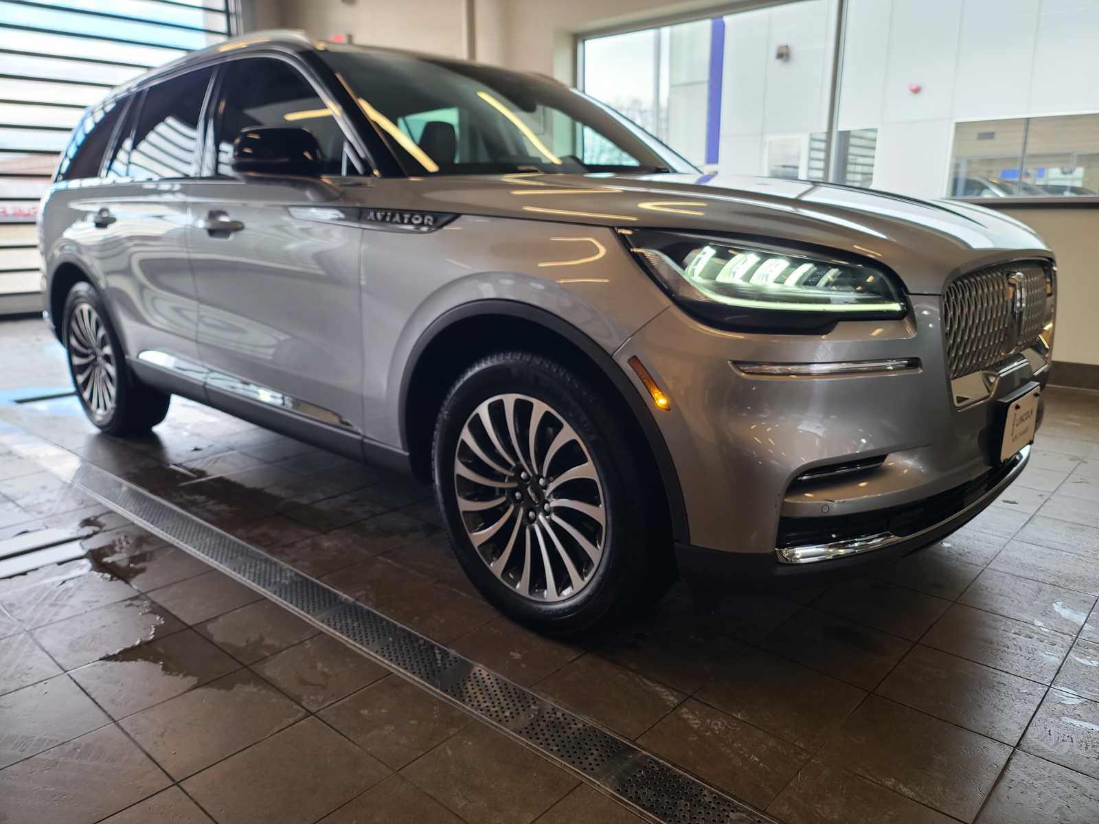 used 2023 Lincoln Aviator car, priced at $55,998
