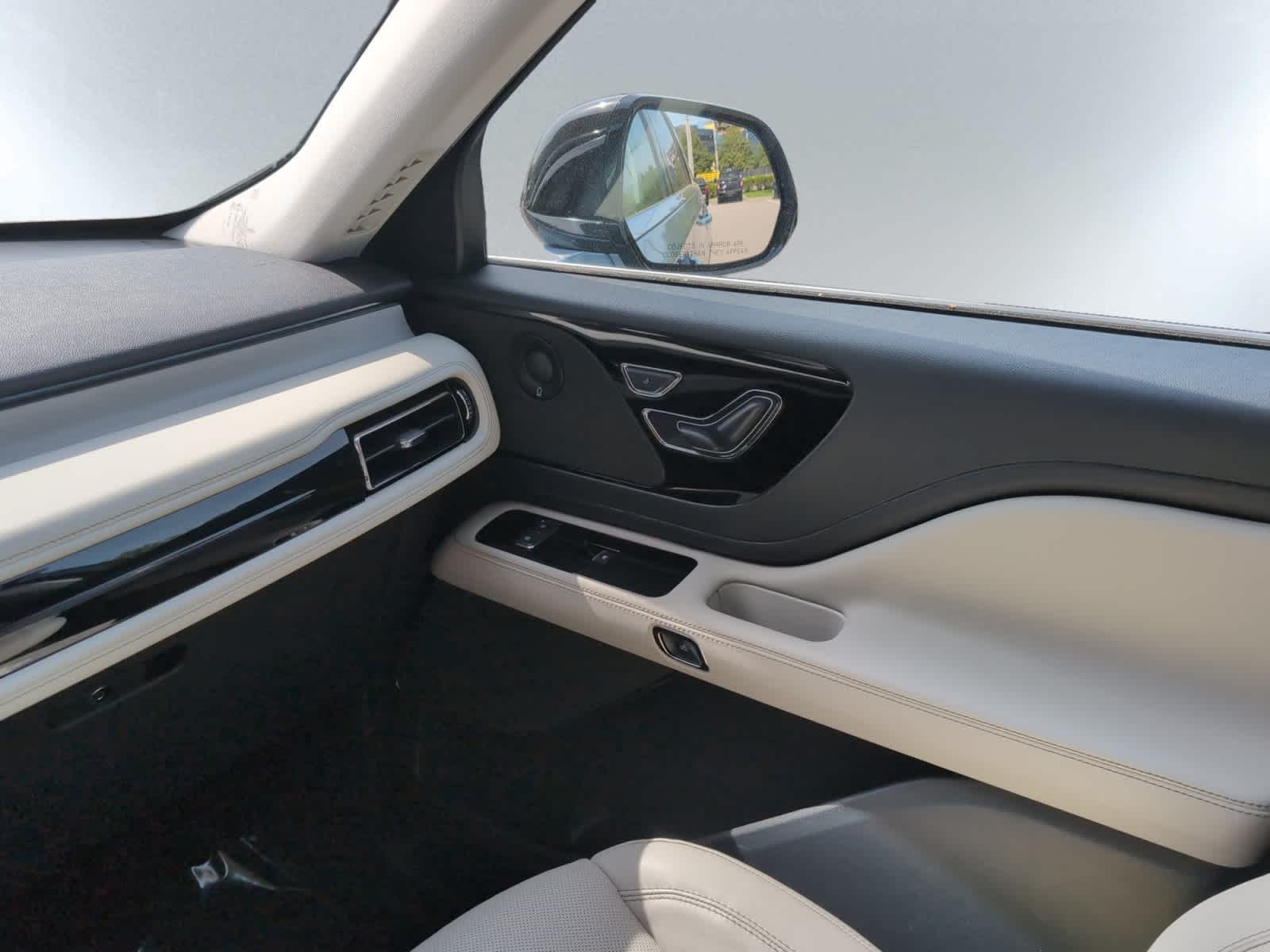 used 2025 Lincoln Aviator car, priced at $72,998