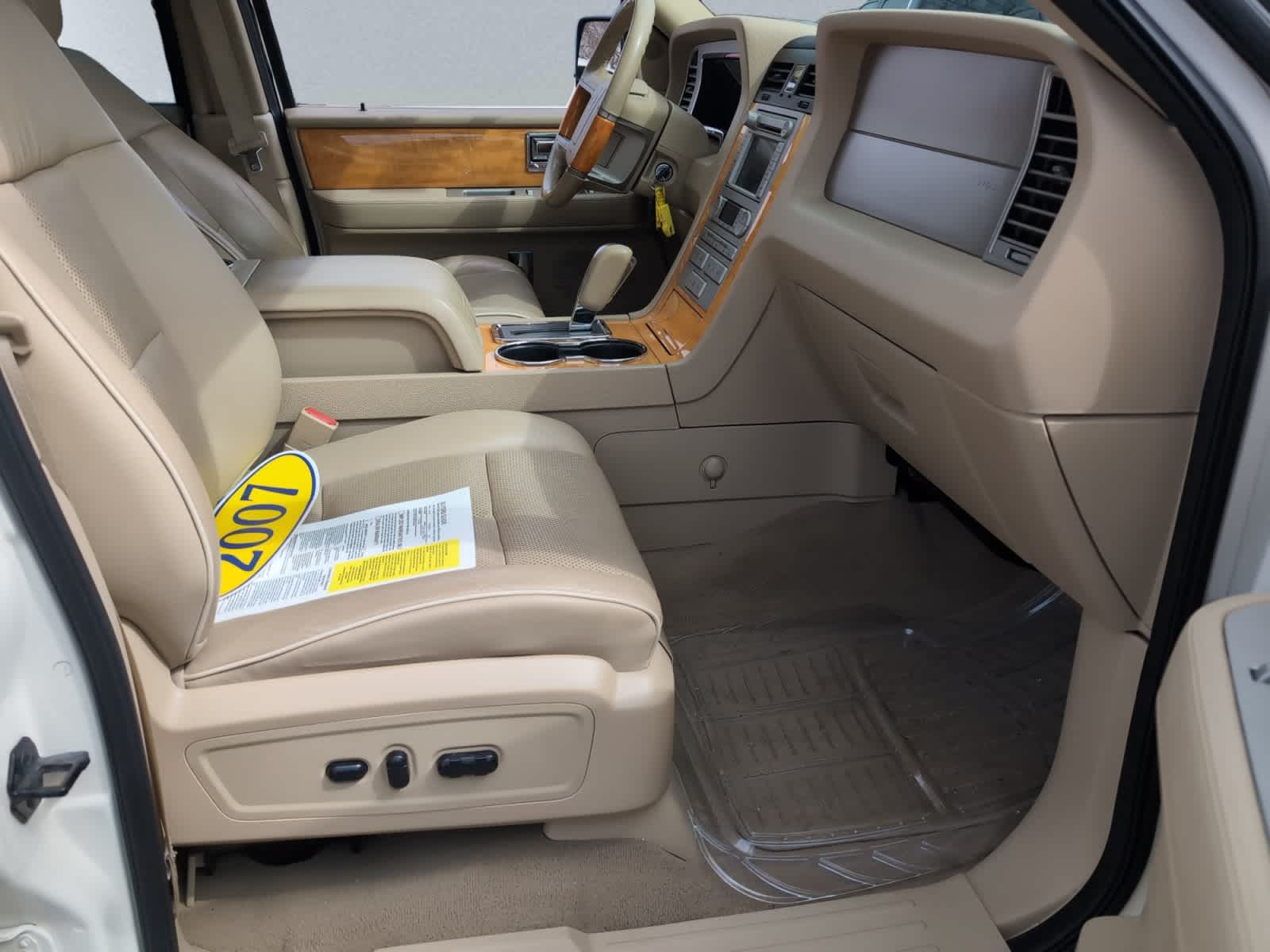used 2007 Lincoln Navigator L car, priced at $12,998