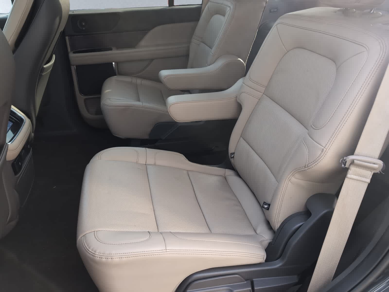 used 2022 Lincoln Navigator car, priced at $63,998