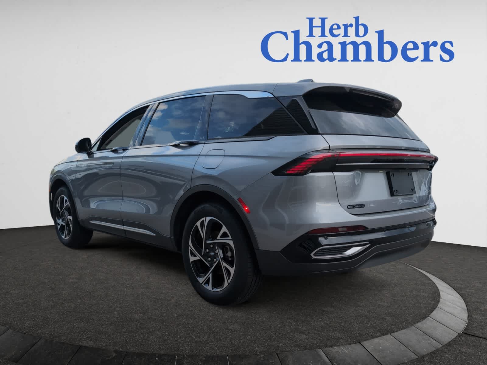used 2025 Lincoln Nautilus car, priced at $61,898