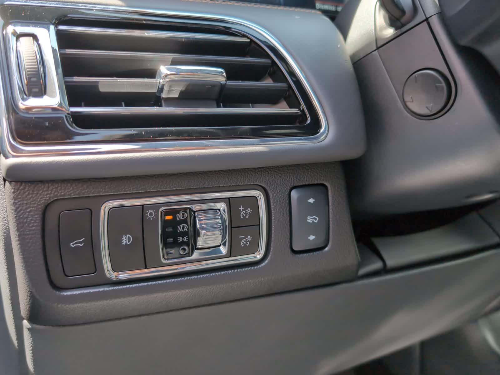 used 2024 Lincoln Navigator car, priced at $96,598