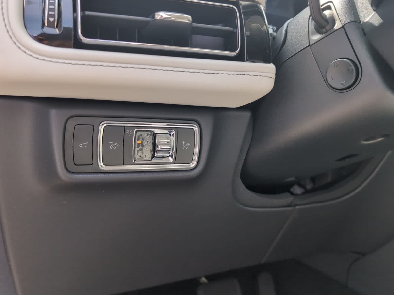 used 2025 Lincoln Aviator car, priced at $72,998