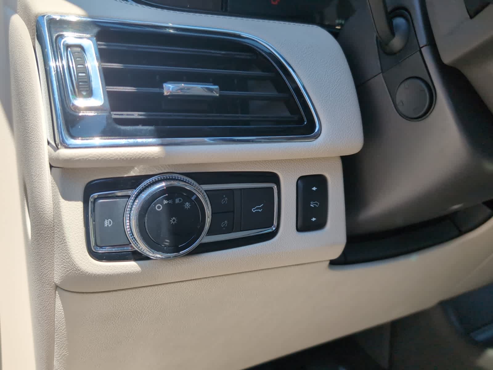 used 2019 Lincoln Navigator car, priced at $41,998