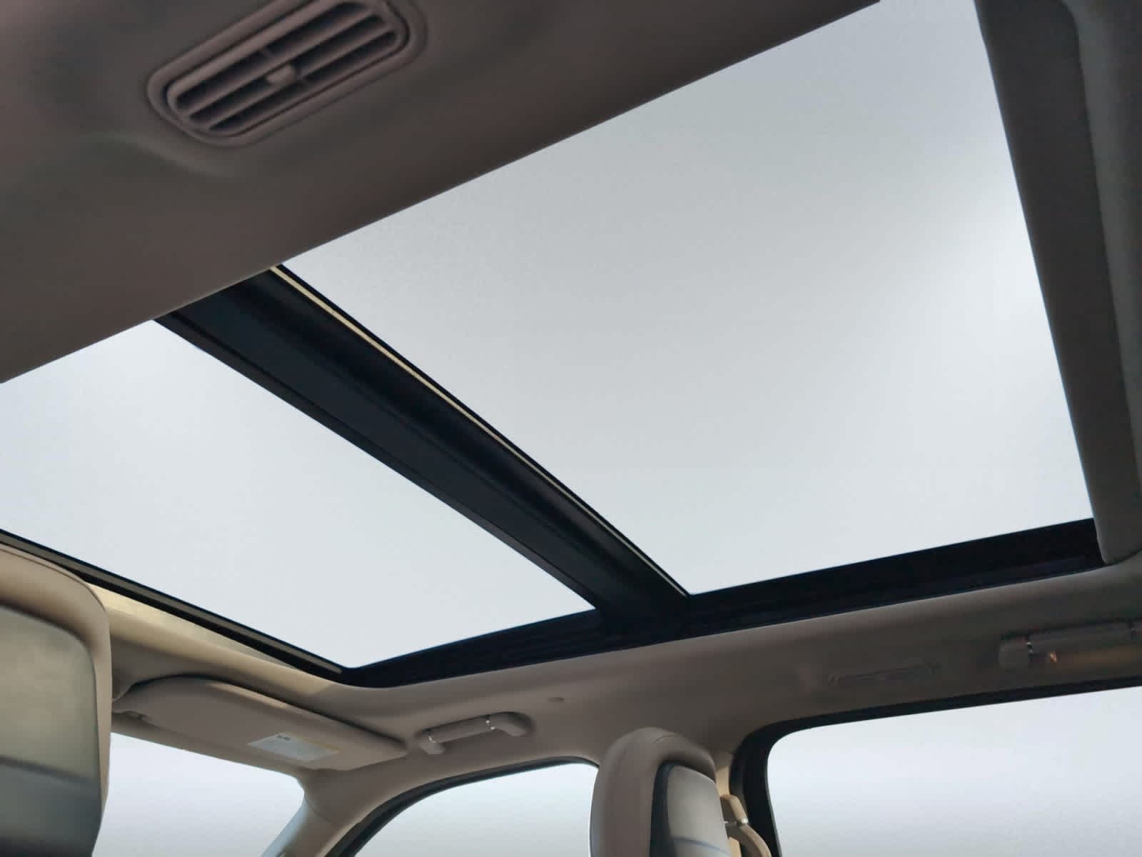 used 2022 Lincoln Navigator car, priced at $63,998