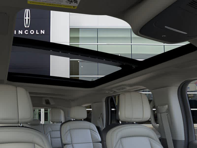 new 2025 Lincoln Navigator car, priced at $105,555