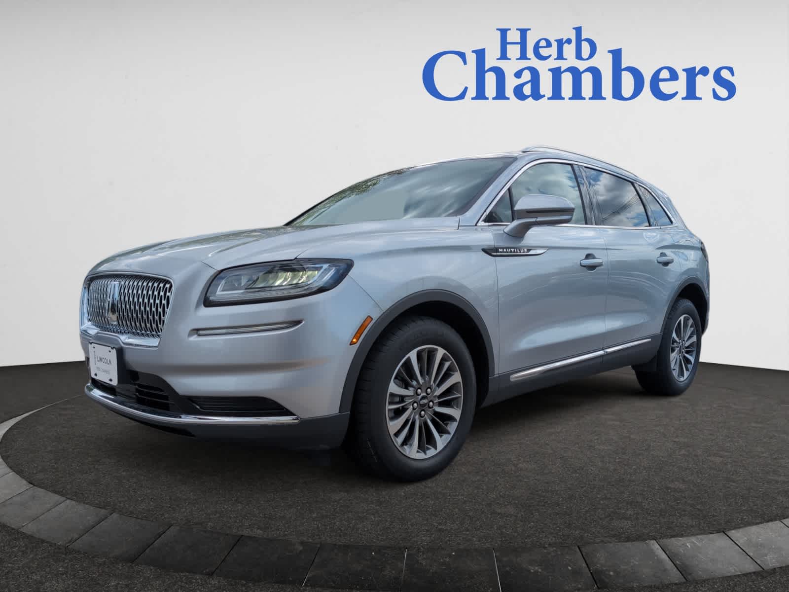 used 2022 Lincoln Nautilus car, priced at $38,998