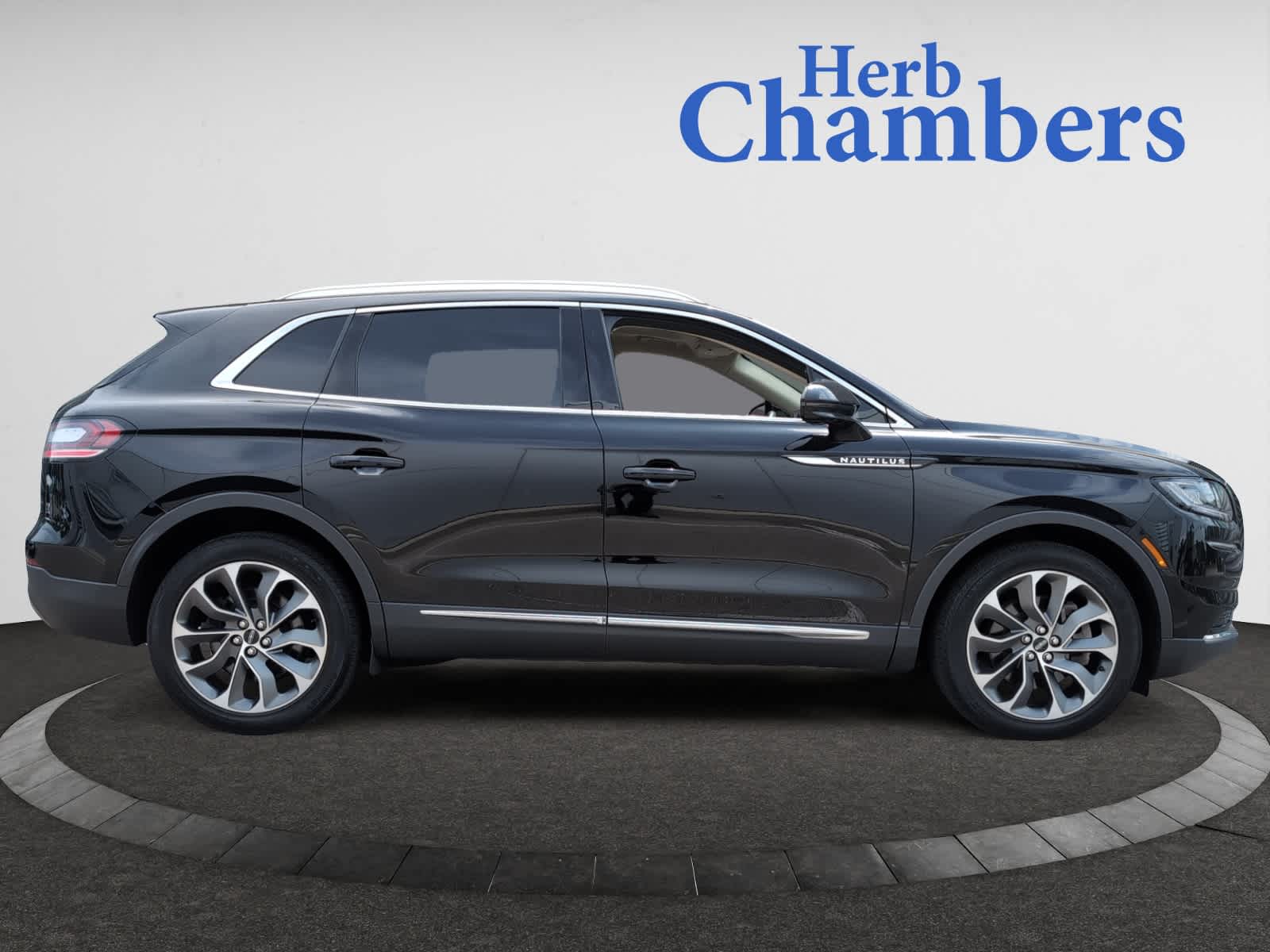 used 2022 Lincoln Nautilus car, priced at $37,998