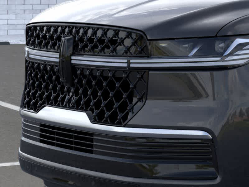 new 2025 Lincoln Navigator car, priced at $106,685