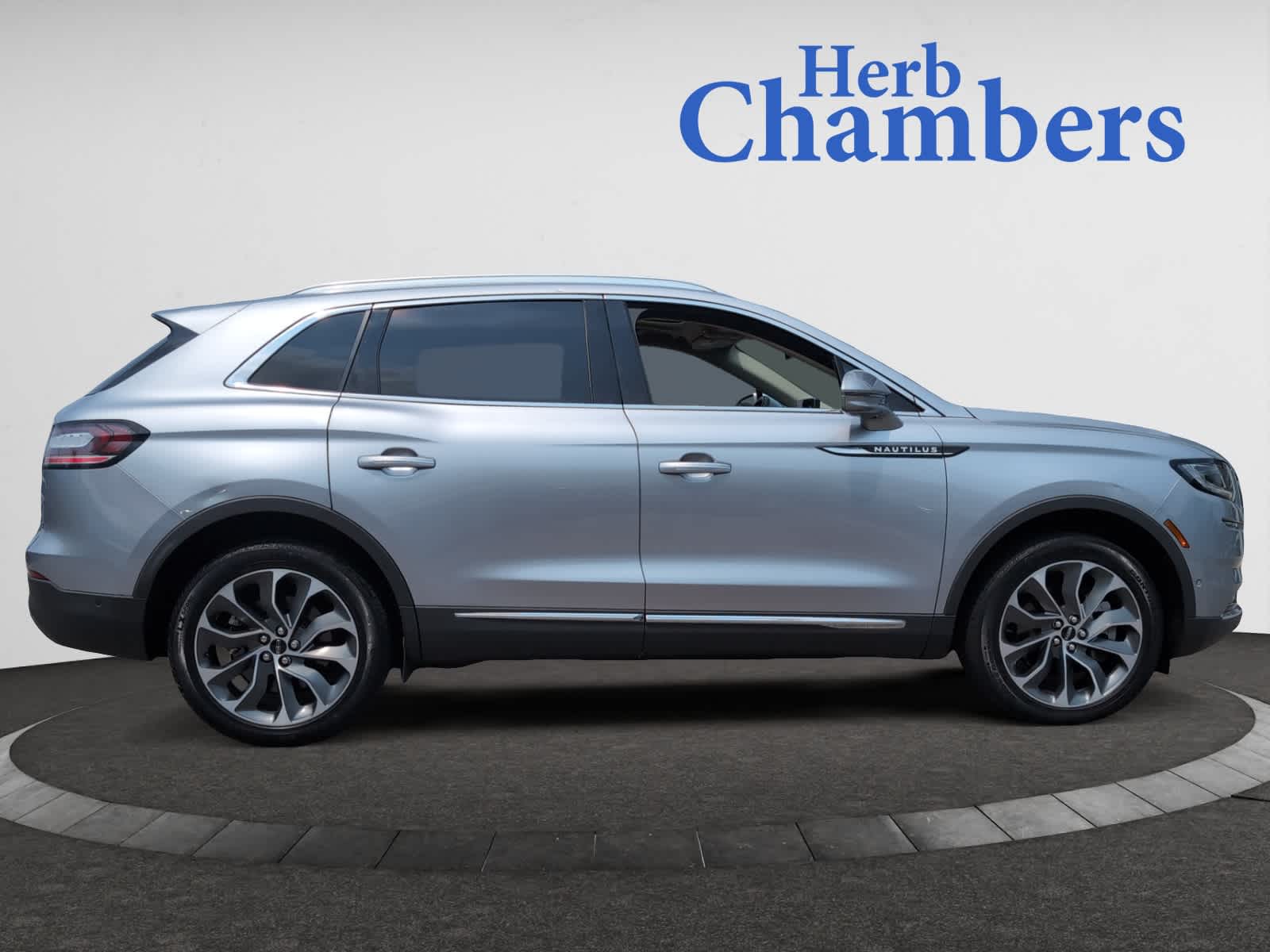 used 2022 Lincoln Nautilus car, priced at $38,998
