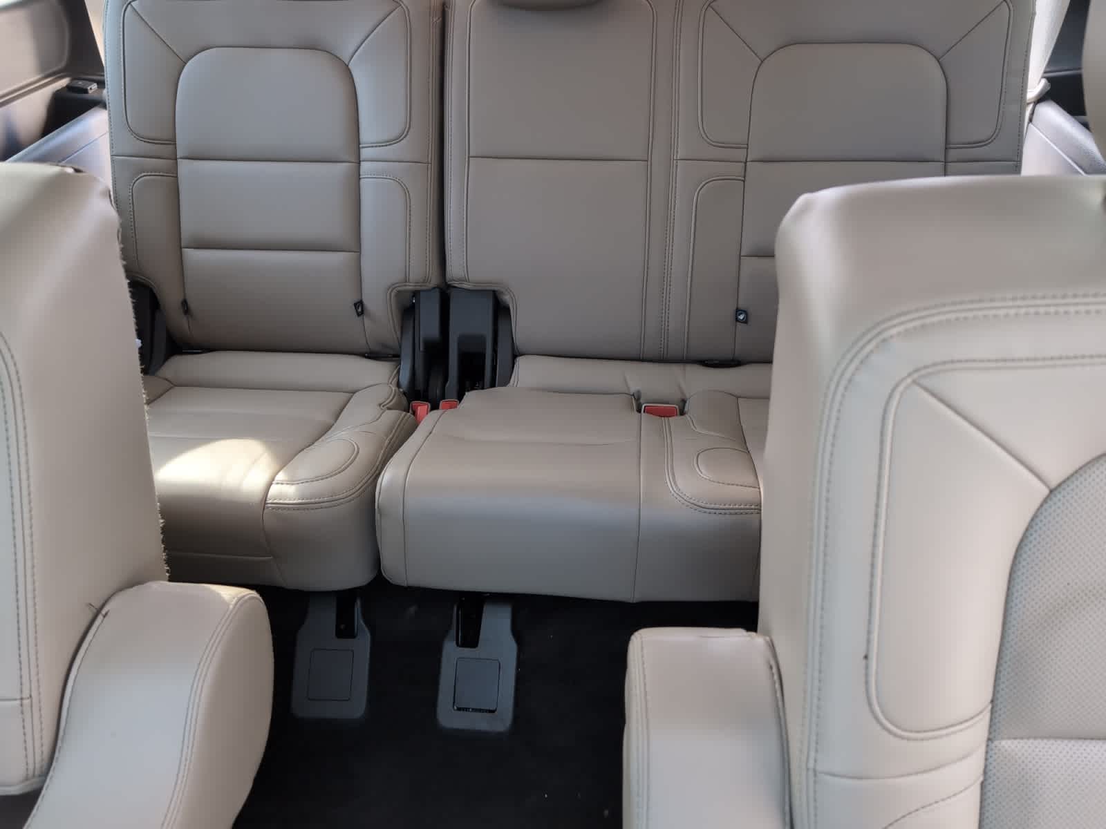used 2022 Lincoln Navigator car, priced at $63,998