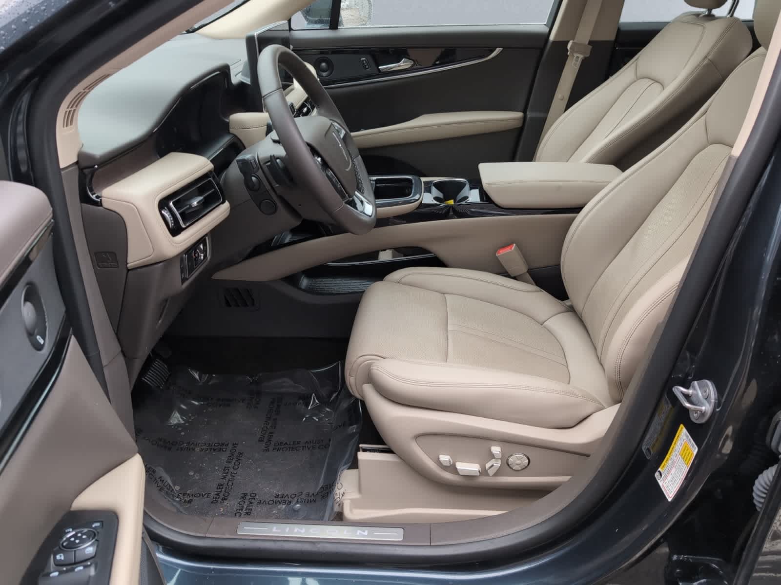 used 2023 Lincoln Nautilus car, priced at $42,998