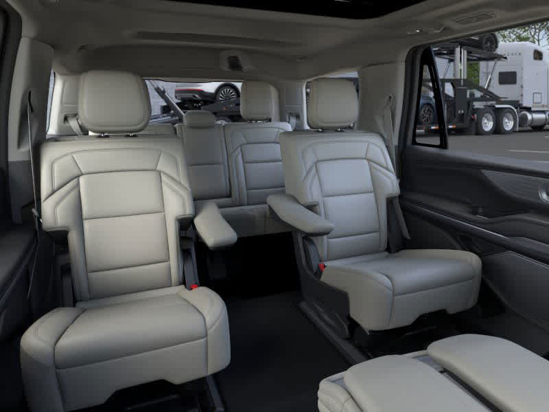 new 2025 Lincoln Navigator car, priced at $103,185