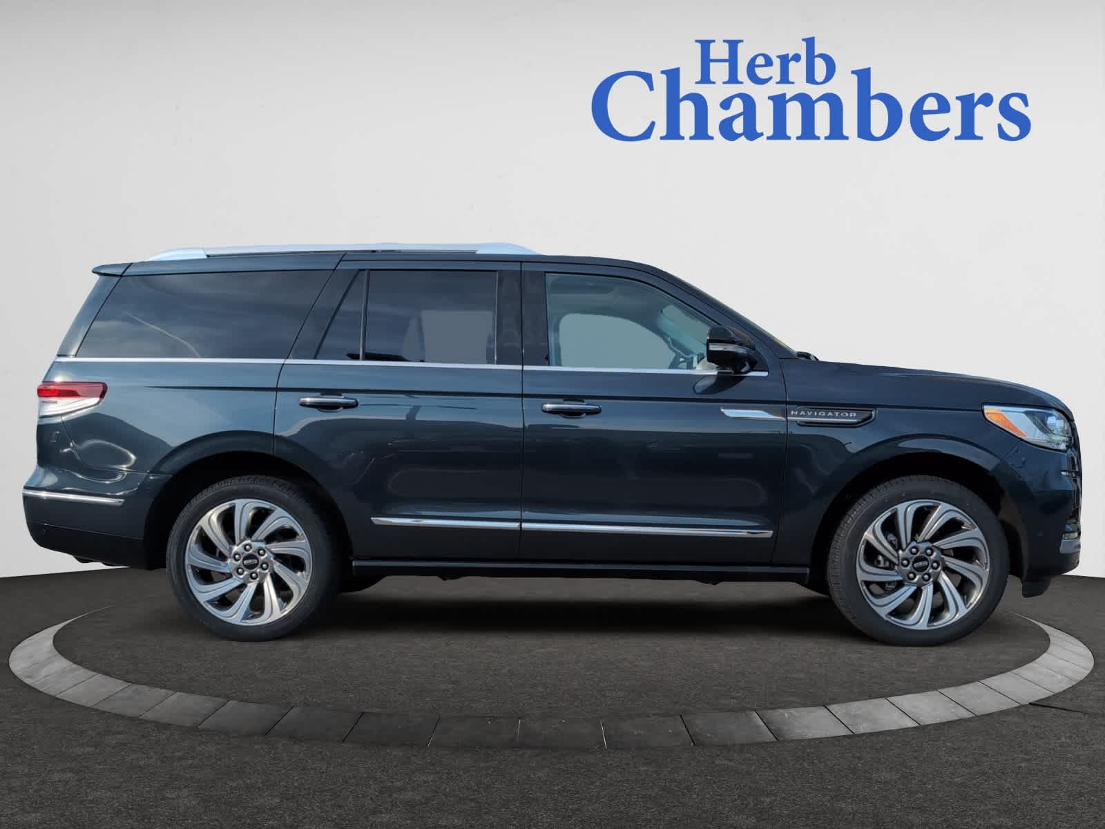 used 2022 Lincoln Navigator car, priced at $63,998