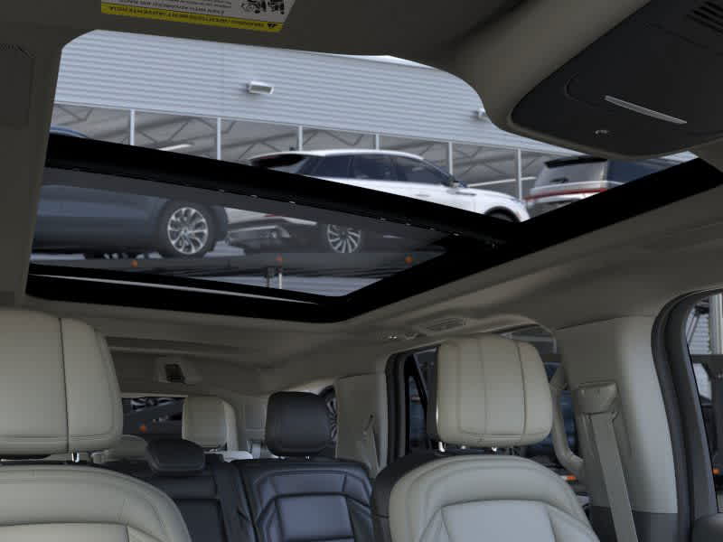 new 2025 Lincoln Navigator car, priced at $102,925