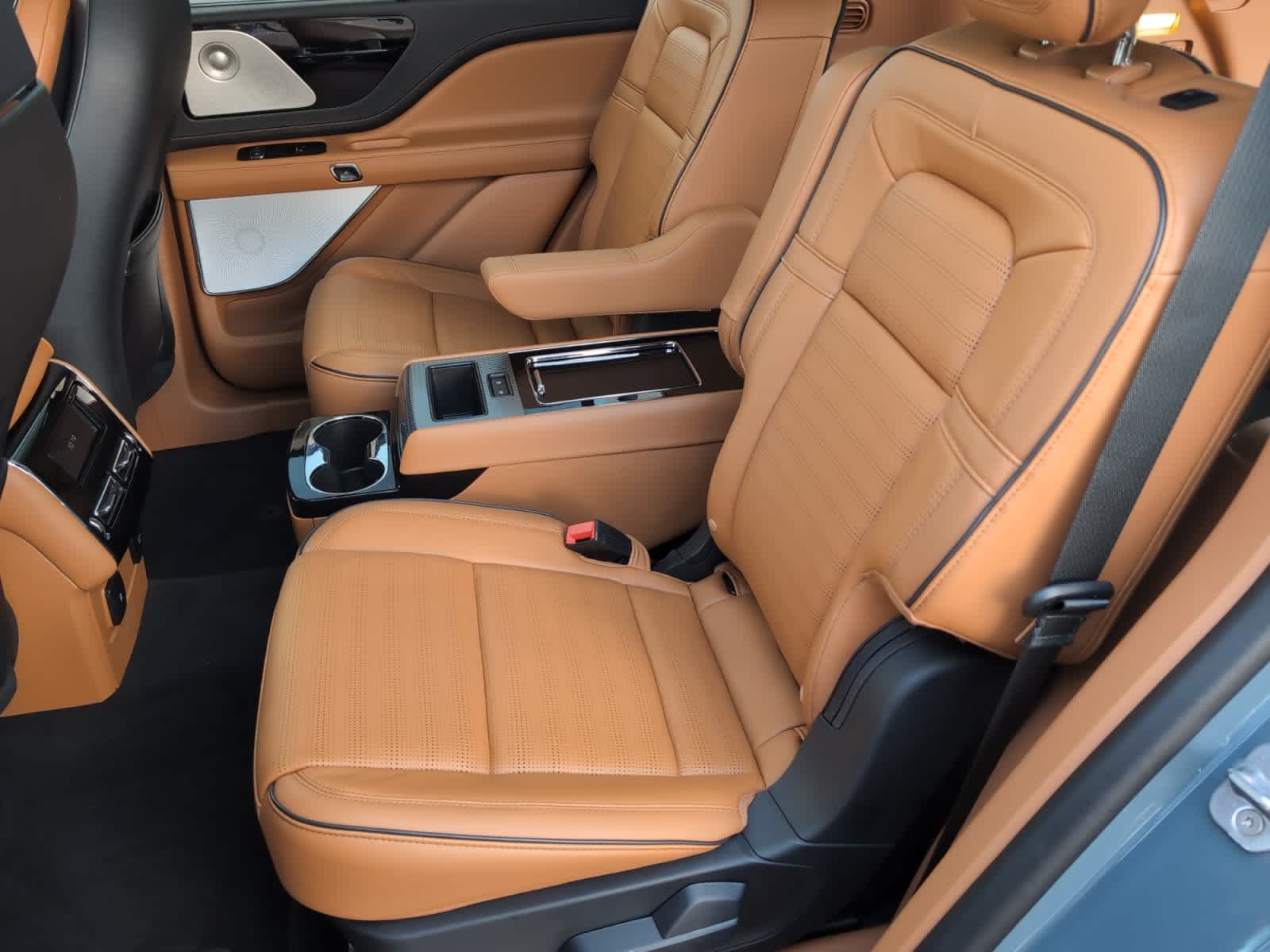 used 2025 Lincoln Aviator car, priced at $82,998