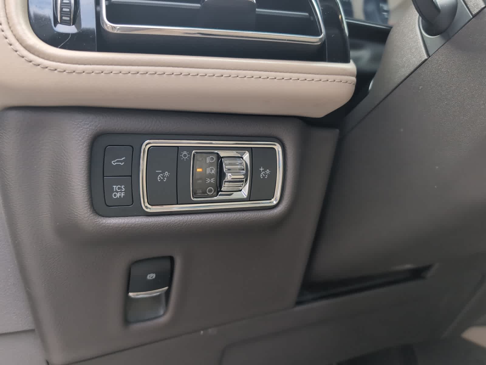 used 2021 Lincoln Nautilus car, priced at $28,998