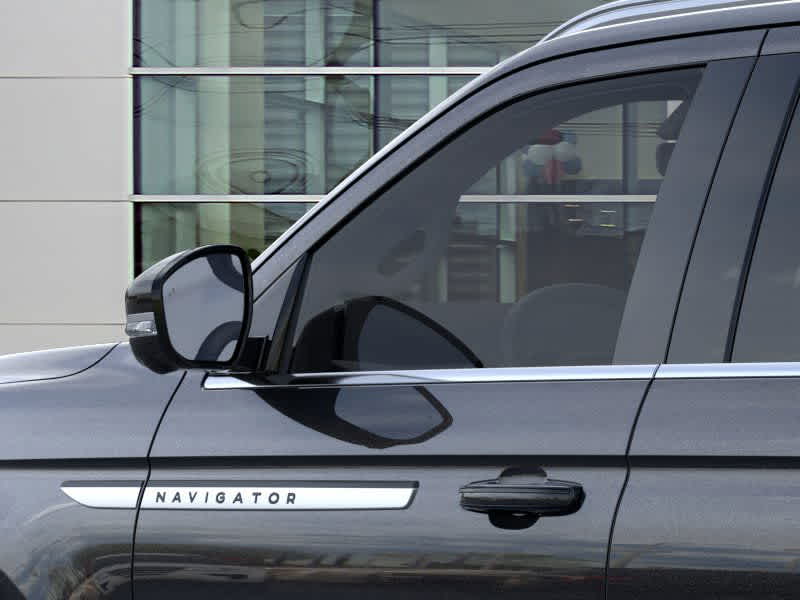 new 2025 Lincoln Navigator car, priced at $105,555