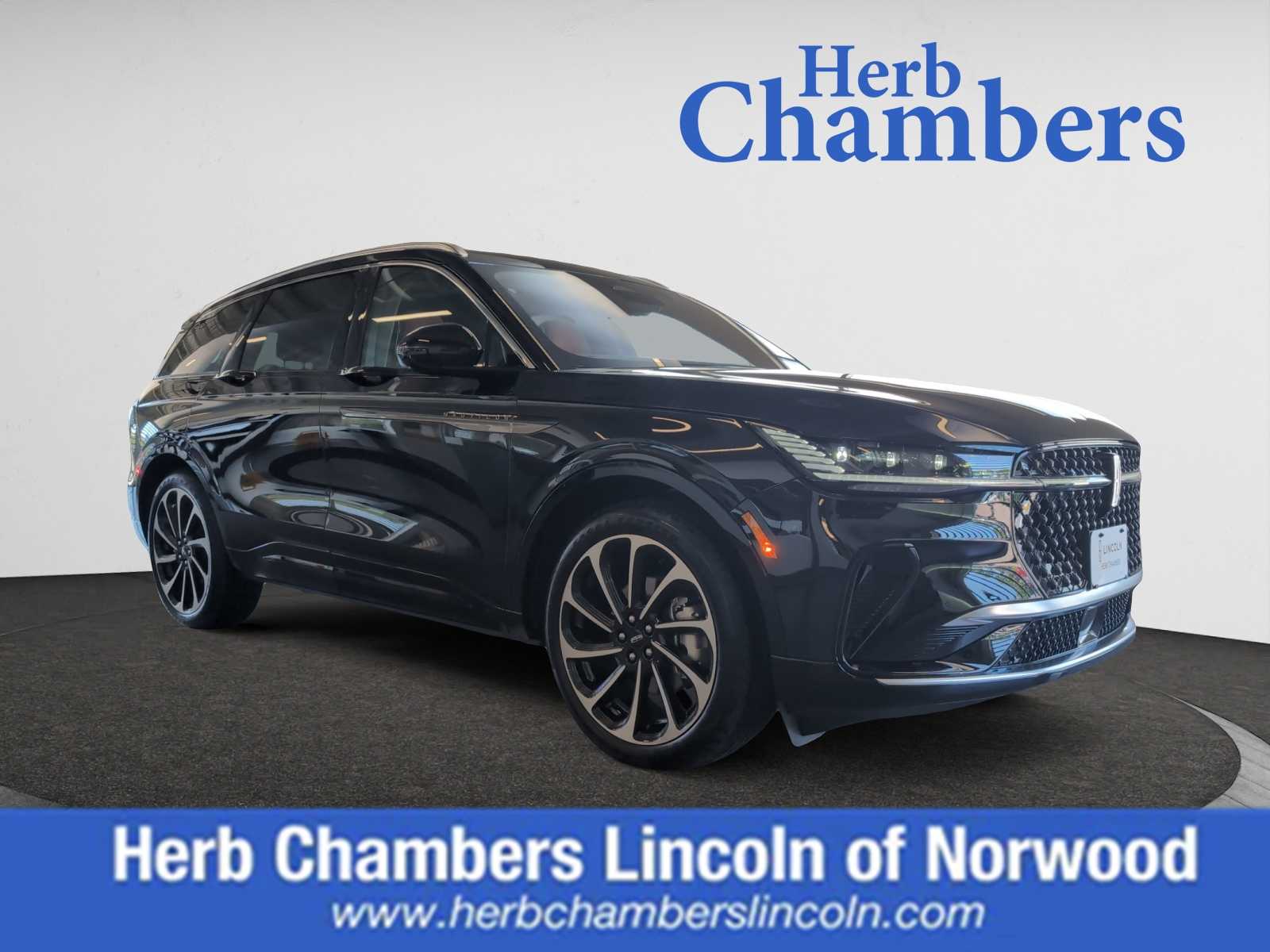 used 2025 Lincoln Nautilus car, priced at $79,998