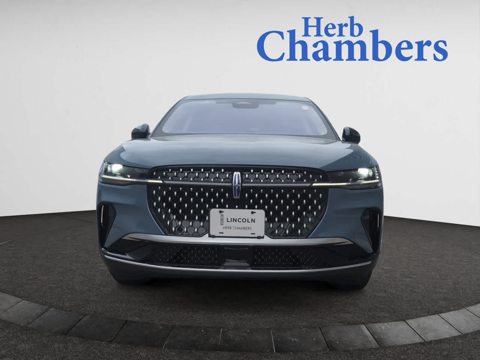 used 2025 Lincoln Nautilus car, priced at $61,998
