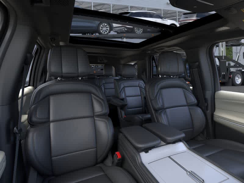 new 2025 Lincoln Navigator car, priced at $106,585